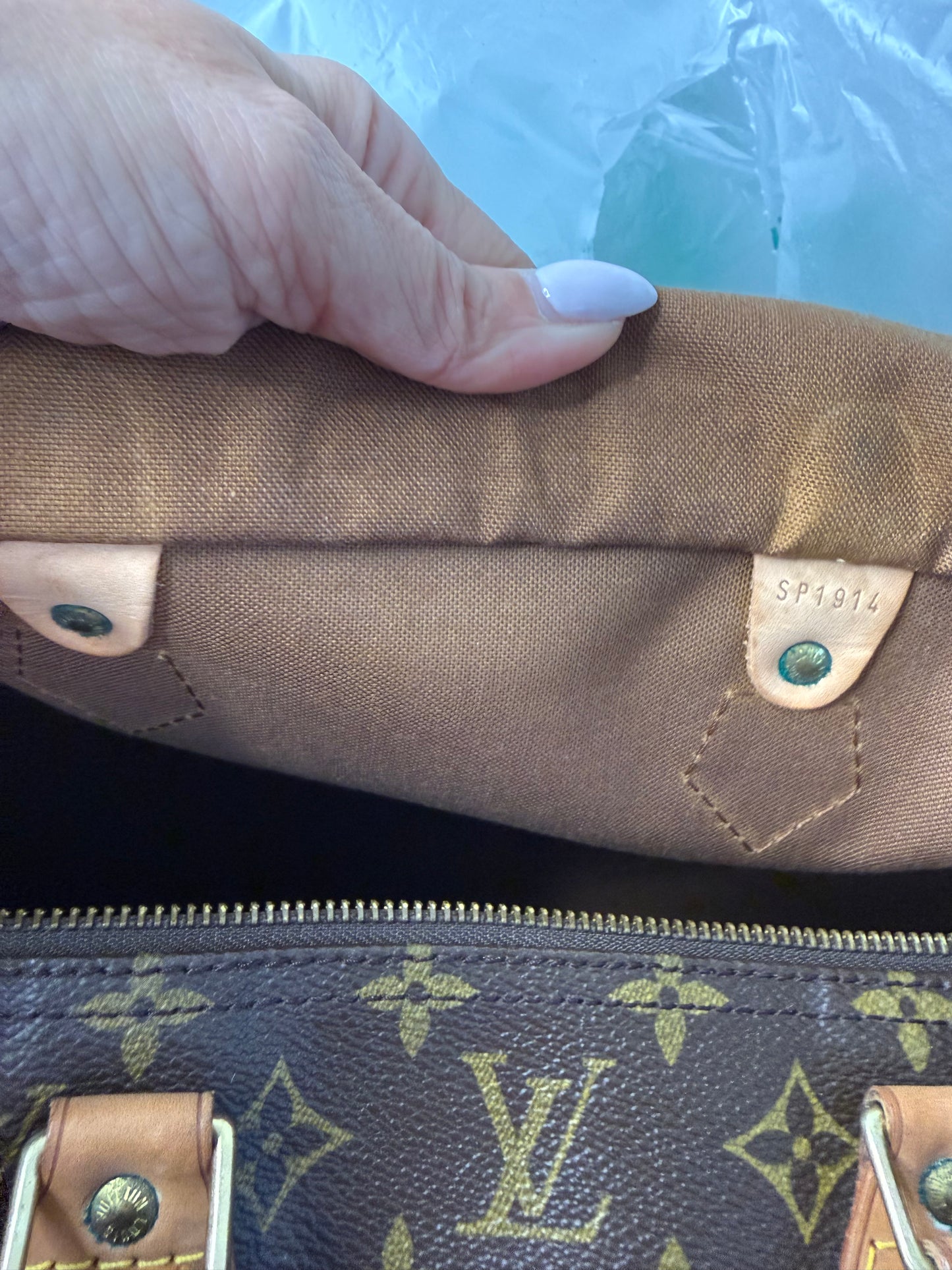 Louis Vuitton Monogram Speedy 40