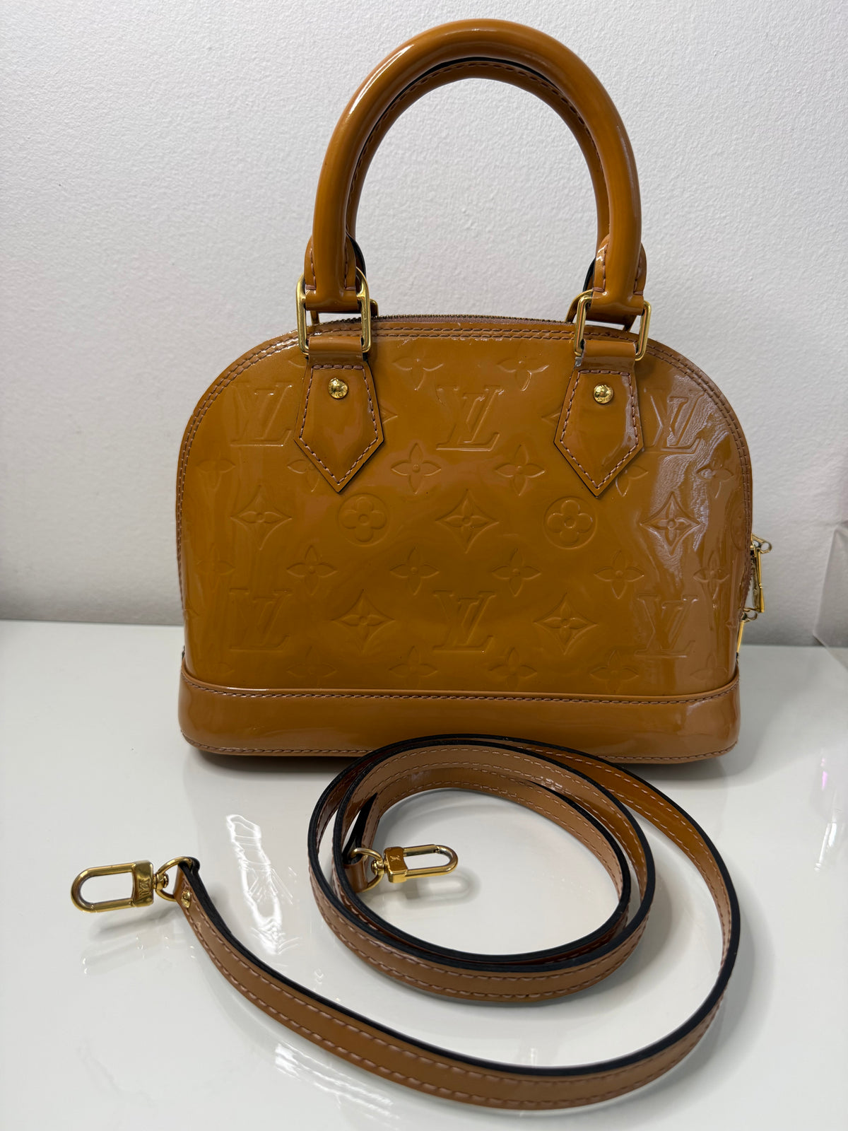 Louis Vuitton Vernis Camel Alma BB