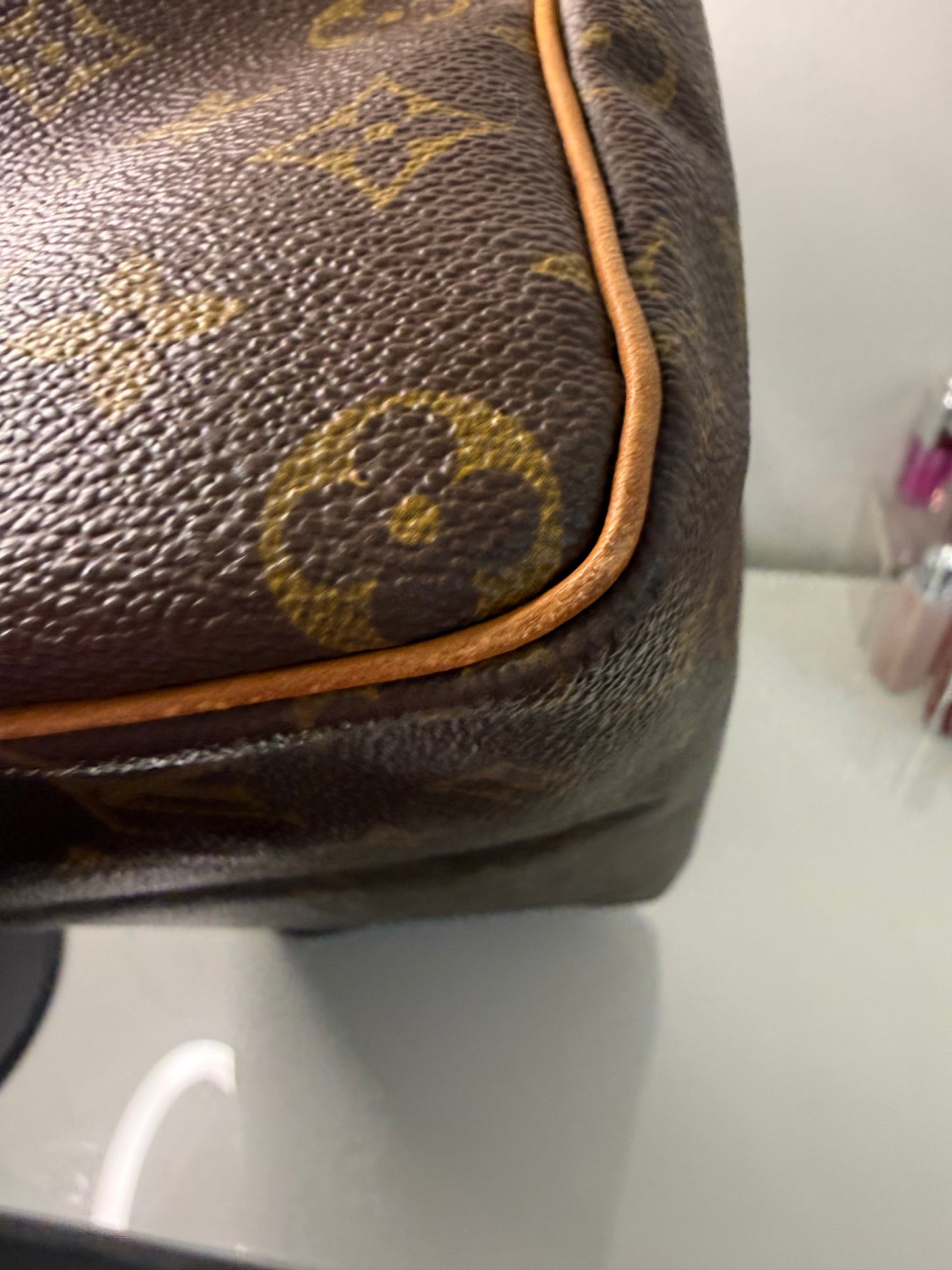 Louis Vuitton Monogram Speedy 40