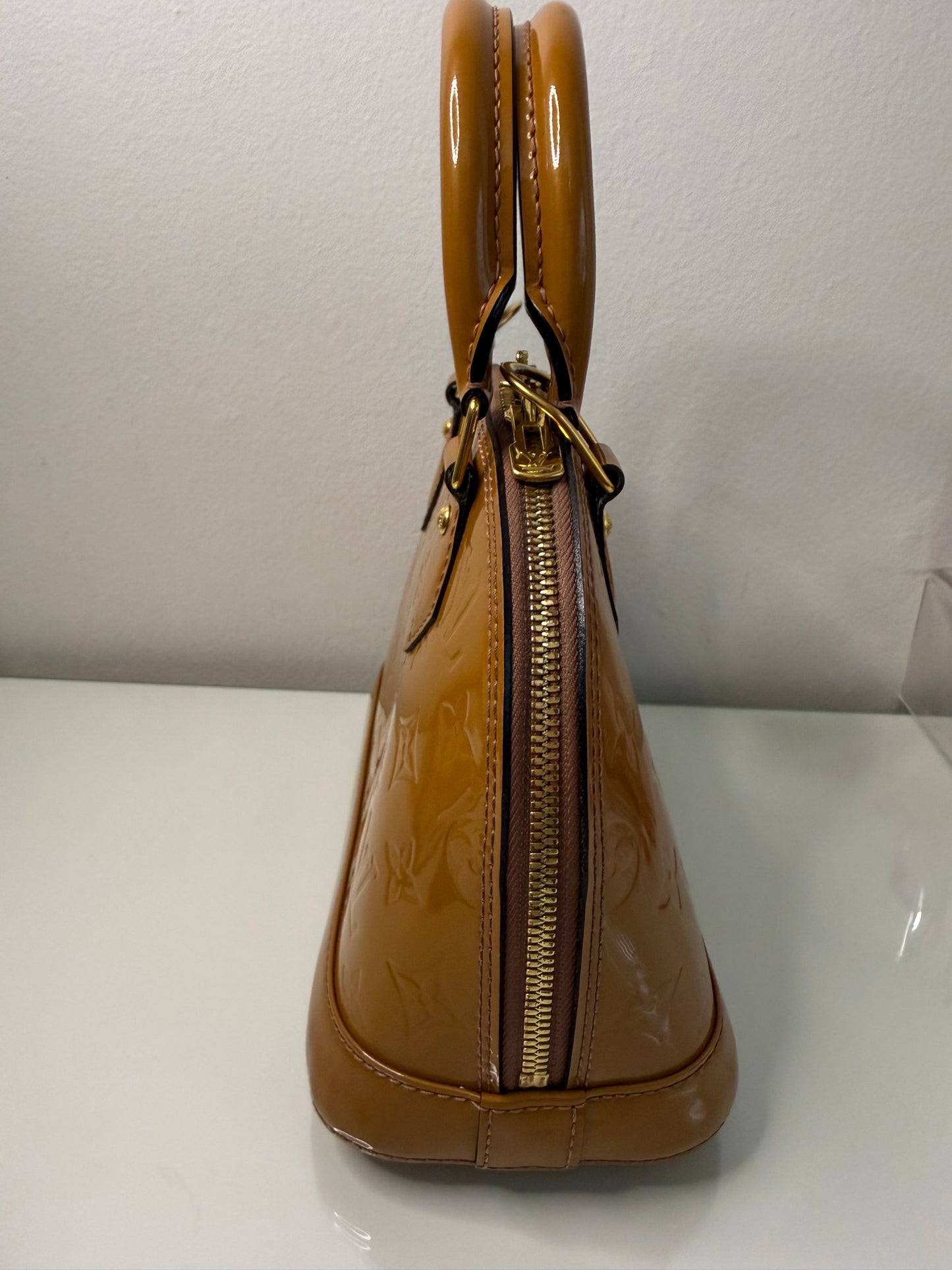 Louis Vuitton Vernis Camel Alma BB