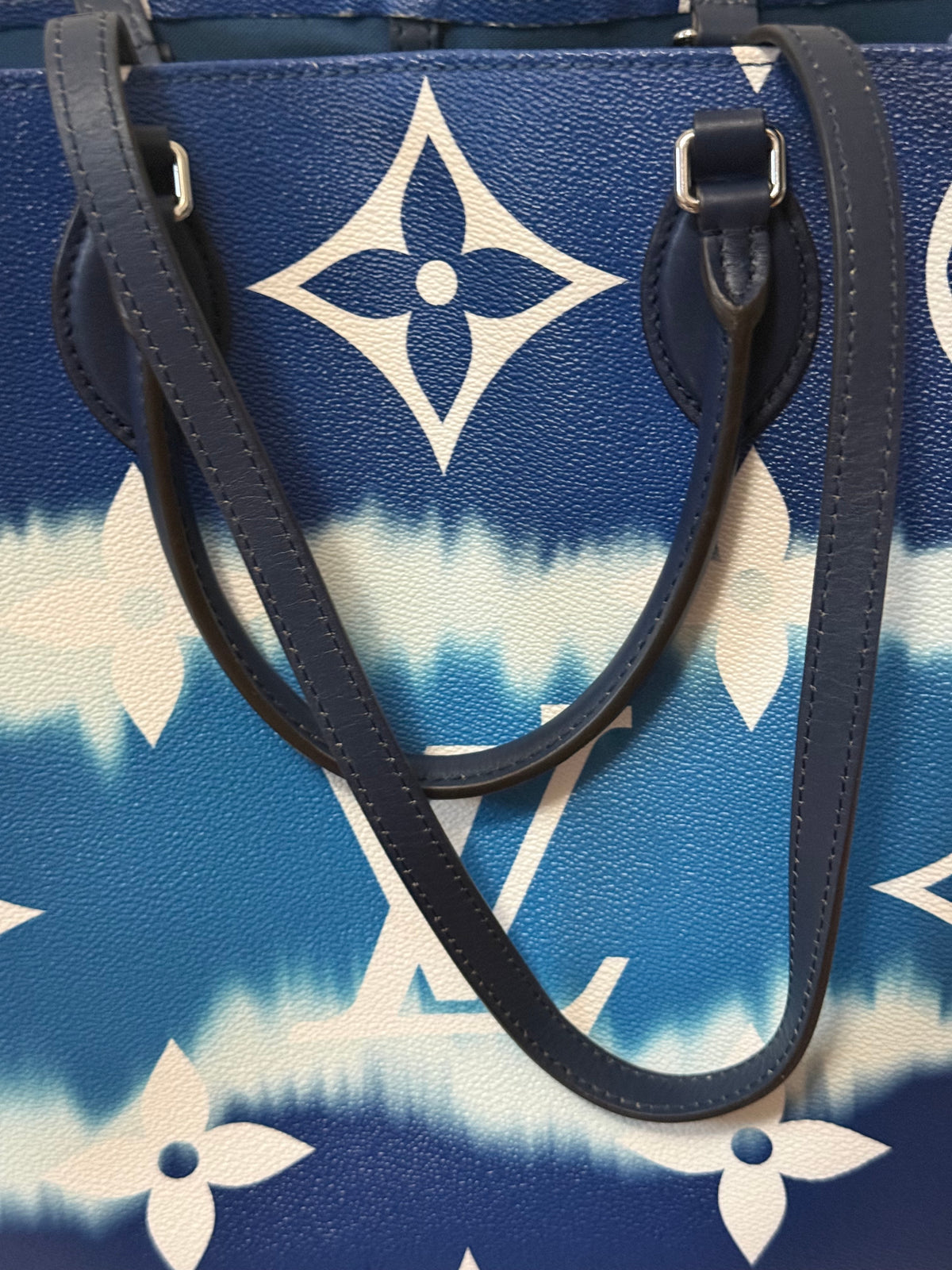 Louis Vuitton Limited Edition OnTheGo GM Escale