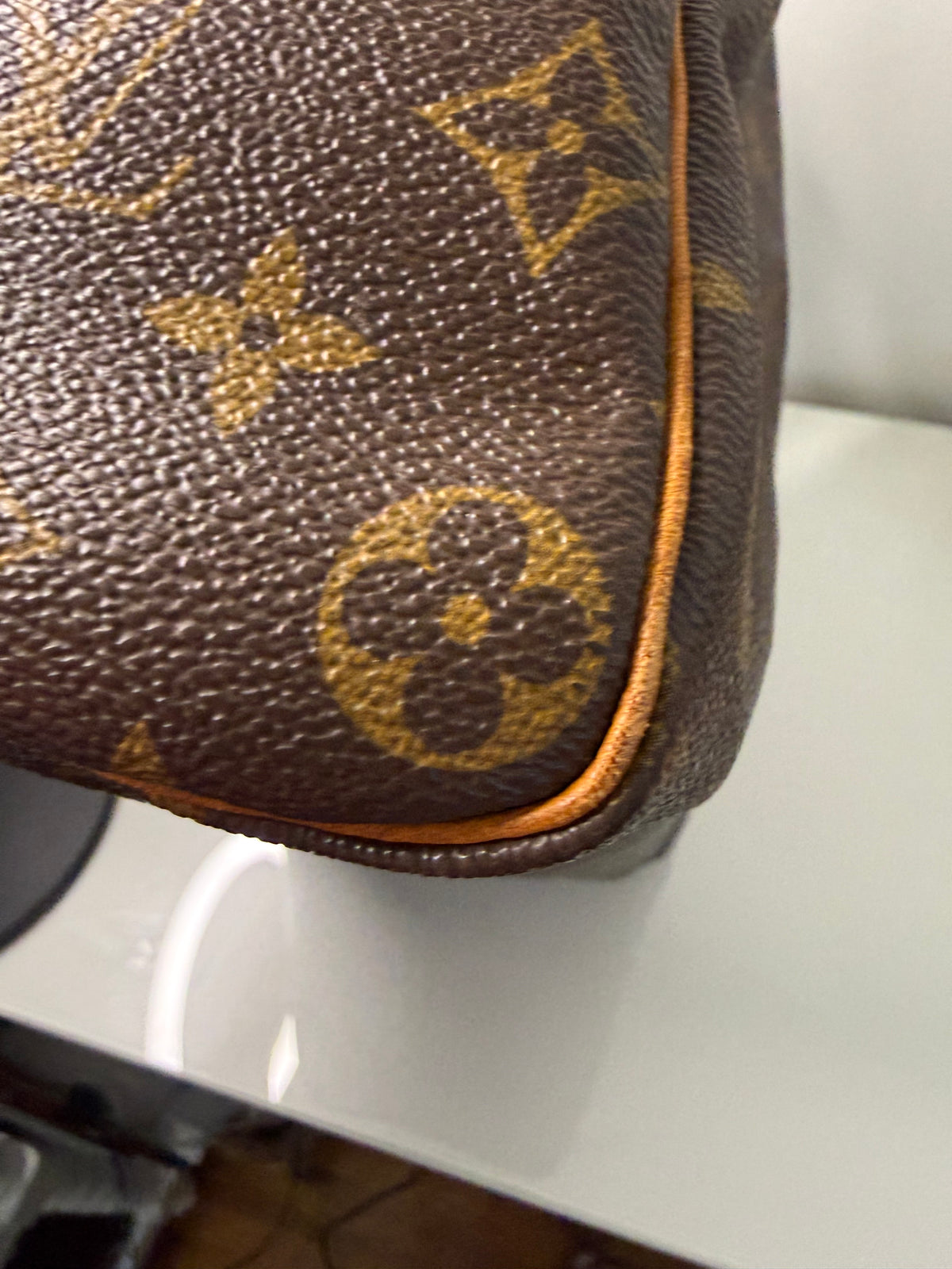 Louis Vuitton Monogram Speedy 35