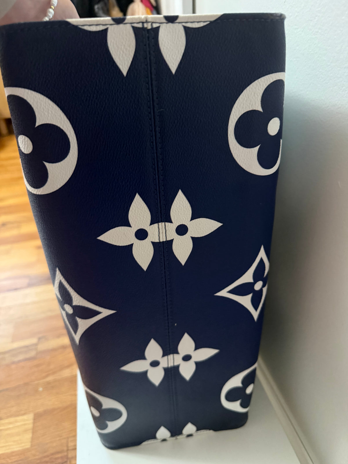 Louis Vuitton Limited Edition OnTheGo GM Escale