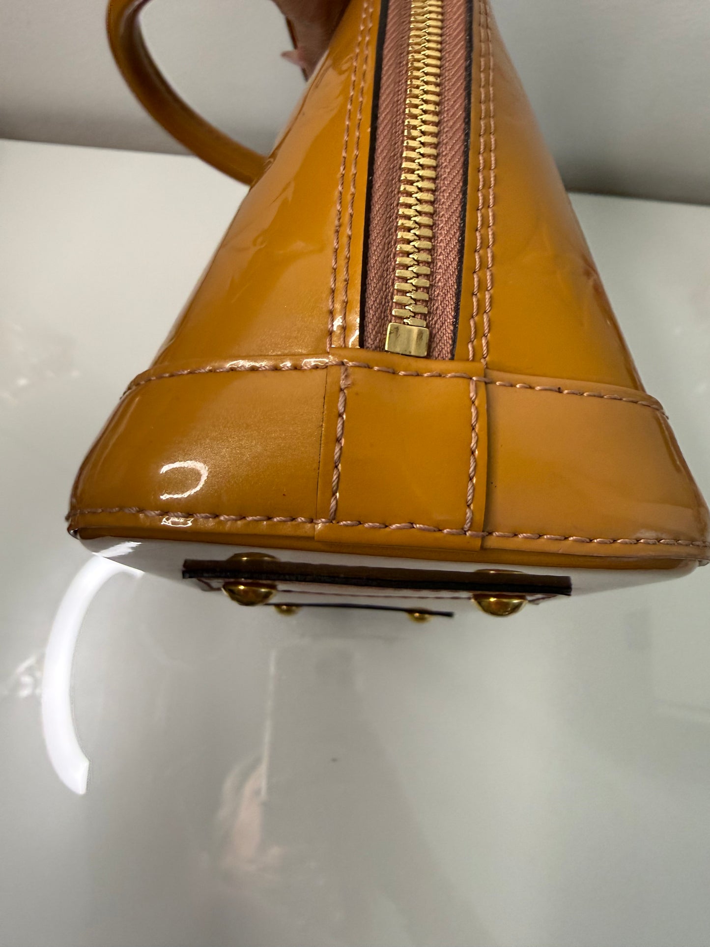 Louis Vuitton Vernis Camel Alma BB