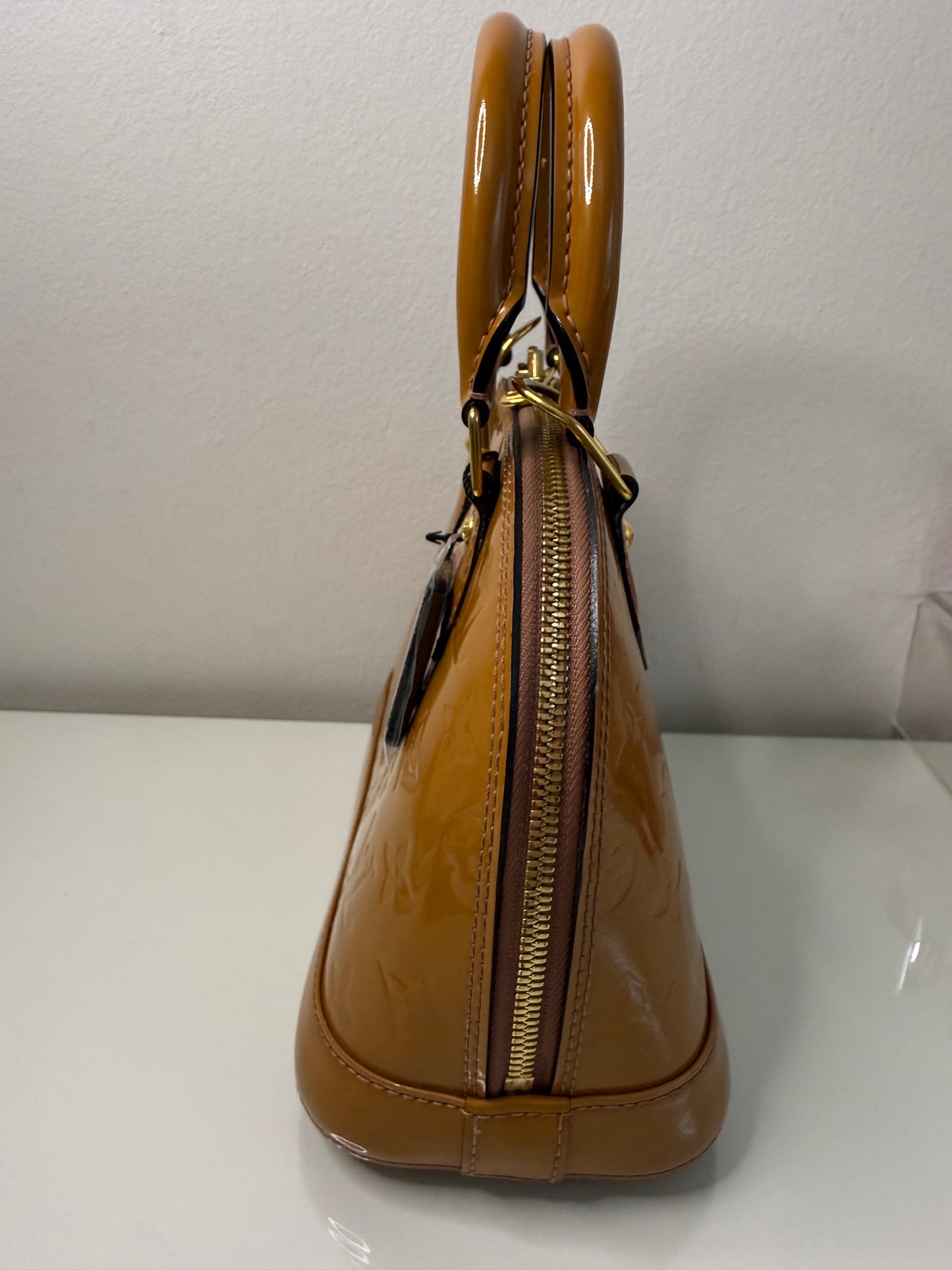 Louis Vuitton Vernis Camel Alma BB