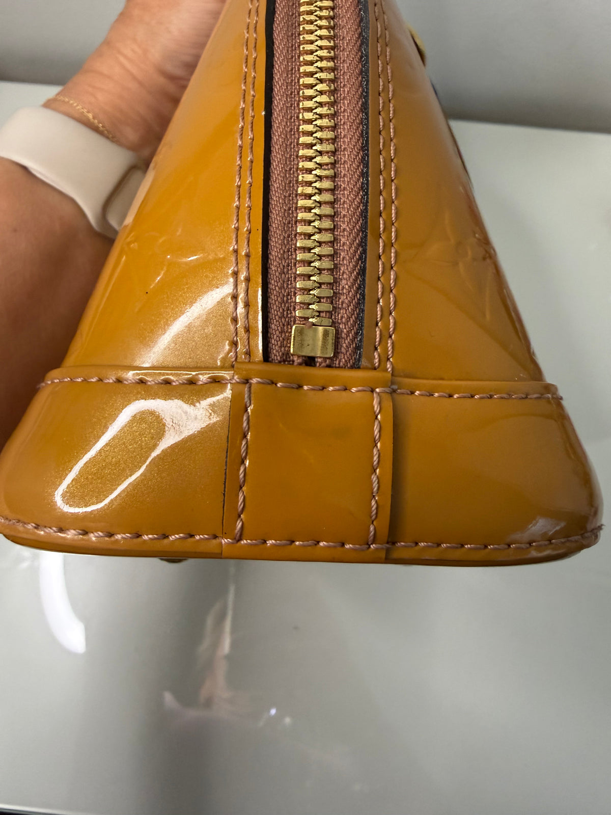Louis Vuitton Vernis Camel Alma BB