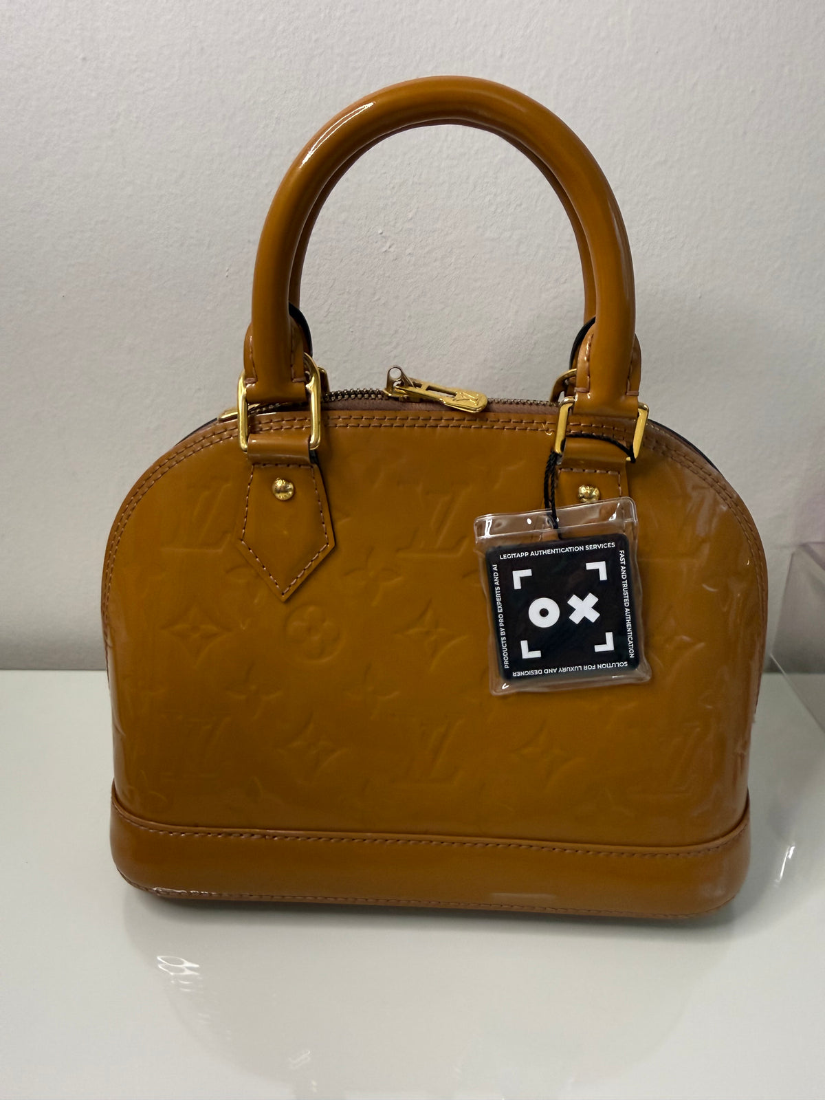 Louis Vuitton Vernis Camel Alma BB